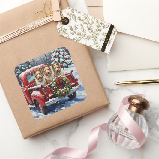 Skye Terrier Christmas Red Truck Holiday Quadratischer Aufkleber (Schenken)