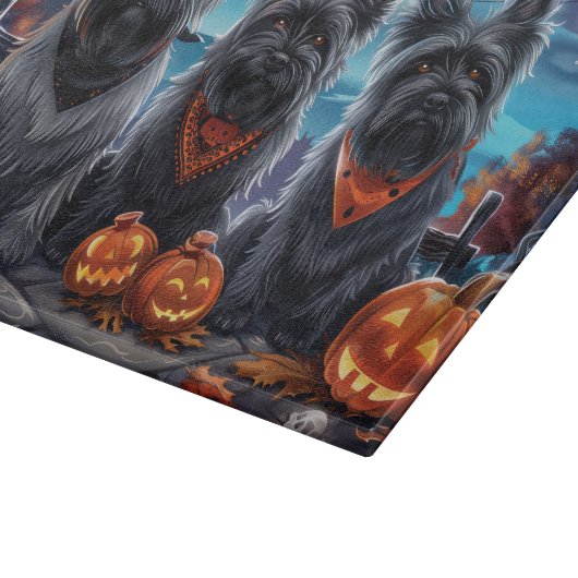 Skye Terrier Halloween Spooky Schneidebrett (Ecke)