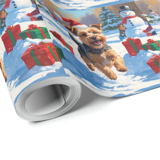 Skye Terrier läuft im Schnee mit Weihnachtsmütze Geschenkpapier (Rolleneckpunkt)
