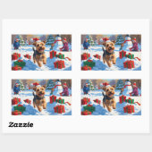 Skye Terrier läuft im Schnee mit Weihnachtsmütze Rechteckiger Aufkleber (Blatt)