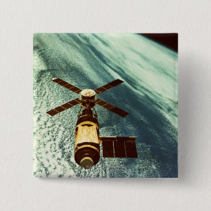 Skylab-Raumstation im Raum Button