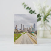 Skyline Atlanta über Autobahn Postkarte (Stehend Vorderseite)