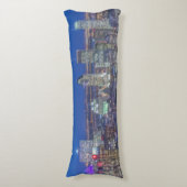 Skyline bei Dämmerung 2 Seitenschläferkissen (Vorderseite Vertikal)