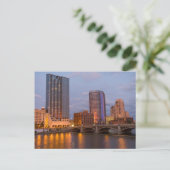 Skyline bei Dämmerung, am Grand River 2 Postkarte (Stehend Vorderseite)