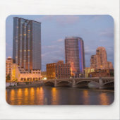Skyline bei Dusk, am Grand River 2 Mousepad (Vorne)
