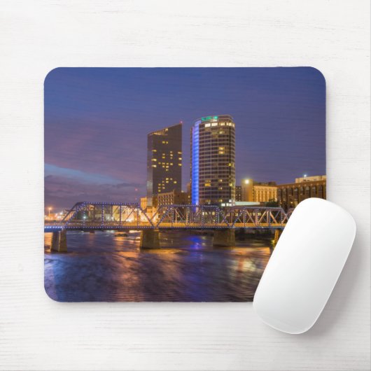 Skyline bei Dusk, am Grand River Mousepad (Mit Mouse)