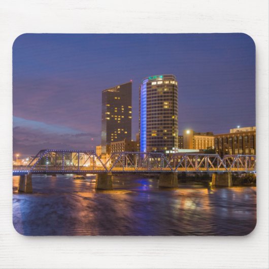 Skyline bei Dusk, am Grand River Mousepad (Vorne)