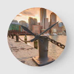 Skyline des Finanzbezirkes von Boston Runde Wanduhr