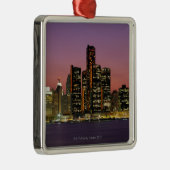 Skyline Detroits, Michigan nachts Silbernes Ornament (Rechts)