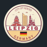 Skyline-Emblem in Leipzig Magnet<br><div class="desc">Leipzig minimalistisches,  farbenfrohes Kunstdesign mit Denkmälern und Sehenswürdigkeiten der Stadt in Deutschland.</div>
