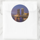 Skyline in der Abenddämmerung, am Grand River Runder Aufkleber (Tasche)
