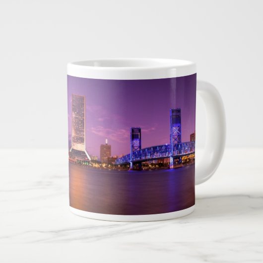 Skyline Jacksonvilles Florida nachts Jumbo-Tasse (Vorderseite Rechts)