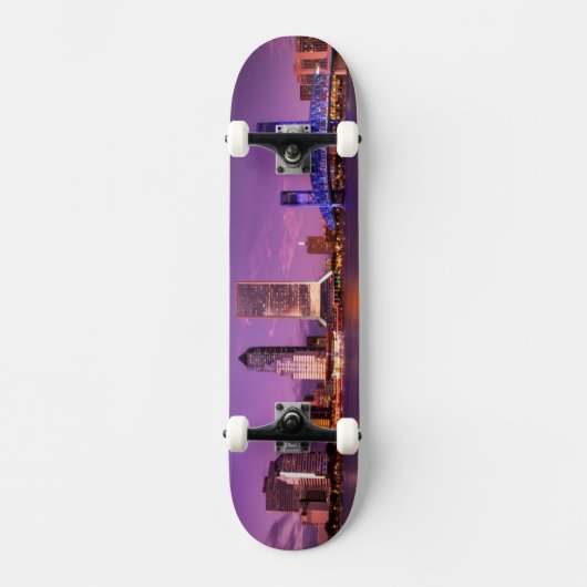 Skyline Jacksonvilles Florida nachts Skateboard (Vorderseite)