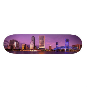 Skyline Jacksonvilles Florida nachts Skateboard