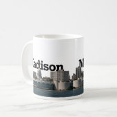 Skyline Madisons Wisconsin mit Madison im Himmel Kaffeetasse (Vorderseite Links)