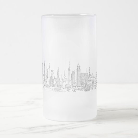 Skyline of the World (Schwarz + Weiß) Mattglas Bierglas (Mittel)