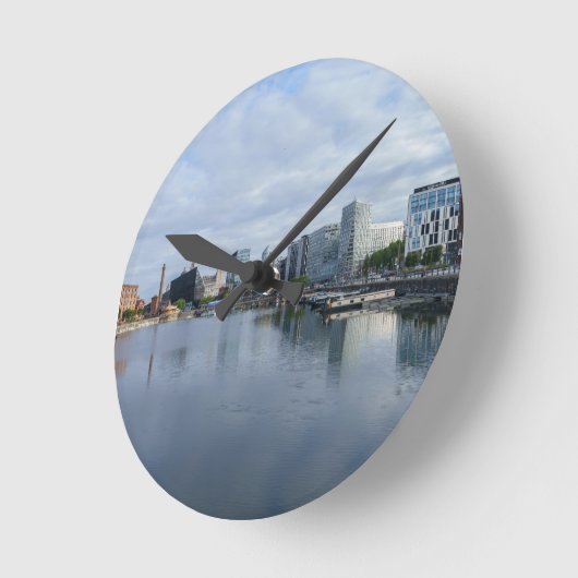 Skyline Runde Wanduhr (Winkel)