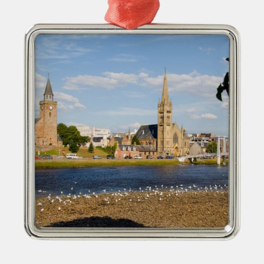 Skyline und Fluss der malerischen Stadt Inverness Ornament Aus Metall (Vorne)