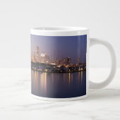 Skyline USA, Illinois, Chicago an der Dämmerung Jumbo-Tasse (Rechts)