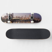 Skyline USA, Illinois, Chicago an der Dämmerung Skateboard (Horizontal)