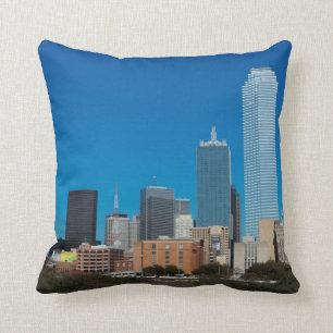 Skyline von Dallas Texas bei Sonnenuntergang Kissen