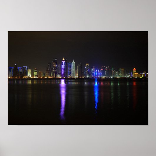 Skyline von Doha, Katar am Nachtposter Poster (Vorne)