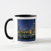 Skyline von im Stadtzentrum gelegenem Chicago Tasse (Links)