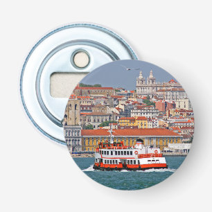 Skyline von Lissabon mit alter Fähre am Fluss Tagu Flaschenöffner