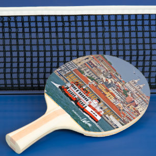 Skyline von Lissabon mit alter Fähre am Fluss Tagu Tischtennis Schläger