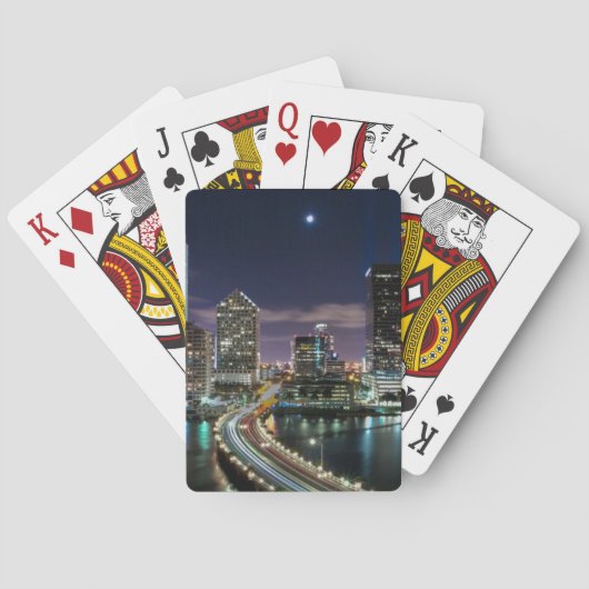 Skyline von Miami-Stadt mit Brücke nachts Spielkarten (Rückseite)
