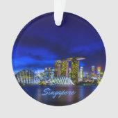 Skyline von Singapur bei Nacht Ornament (Vorderseite)