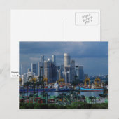 Skyline von Singapur mit Tanjong Container Port, S Postkarte (Vorne/Hinten)