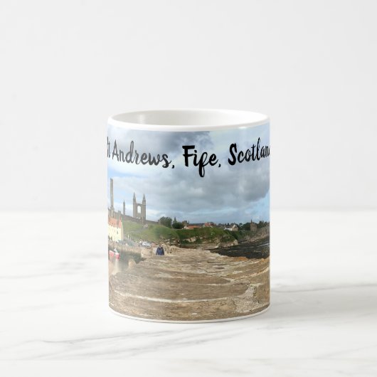 Skyline von St Andrews, Pfeife, Schottland mit Kaffeetasse (Mittel)