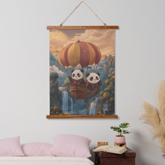 Skyward Journey: Panda Explorers in Flight Wandteppich Mit Holzrahmen (Schlafzimmer)