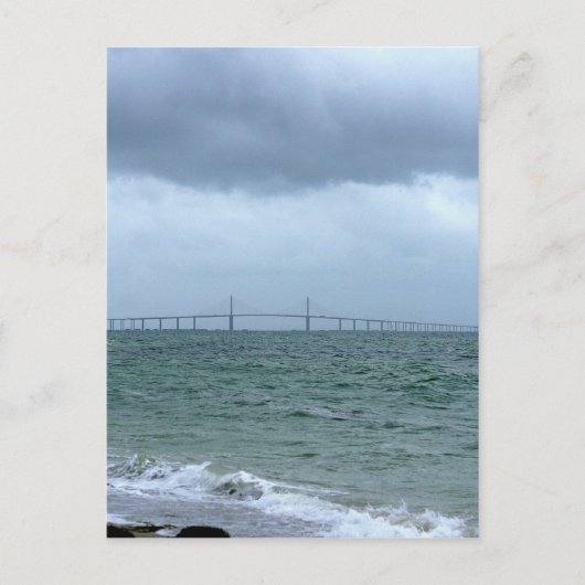 Skyway an einem stürmischen Tag Postkarte (Vorderseite)