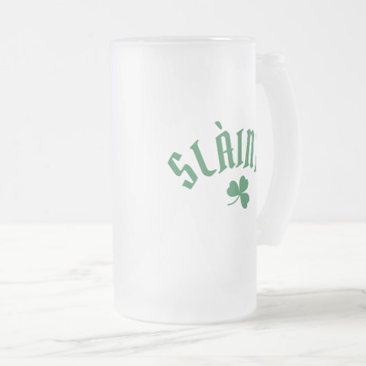 SLÀINTE Funny Irish St. Patrick's Day Green Clover Mattglas Bierglas (VorderseiteRechts)