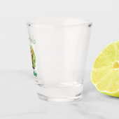 Slainte mit einem Kobold, der auf einem Schnapsgla Schnapsglas (Rechts)