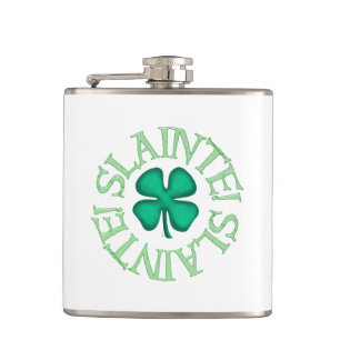 Slainte mit weißem Kleeblatt umhüllte Flasche Flachmann