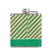 Sláinte Modern Green Orange Stripes Irish Kleeblat Flachmann (Rückseite)