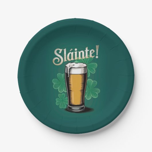 Slàinte! St. Patrick's Day Pint of Beer on Green Pappteller (Vorderseite)
