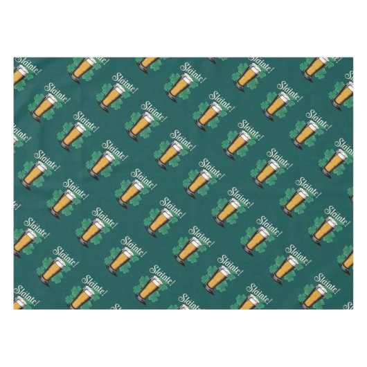 Slàinte! St. Patrick's Day Pint of Beer on Green Tischdecke (Vorderseite (Horizontal))