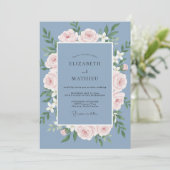 Slate Soft Blush Kranz Hochzeit Einladung (Stehend Vorderseite)