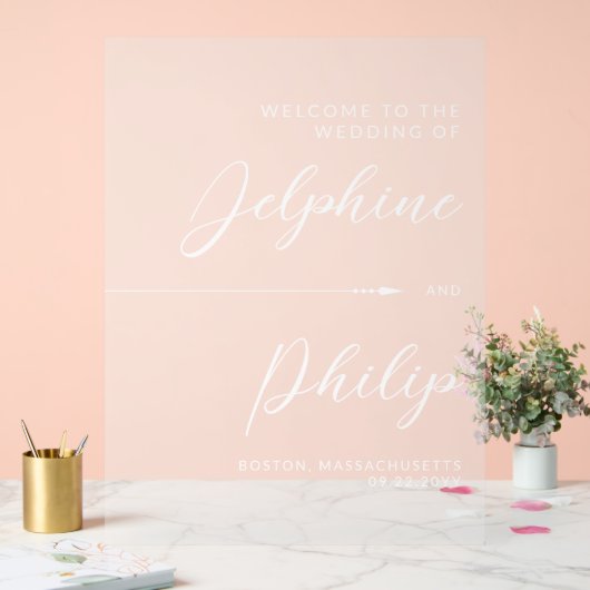 Sleek Arrow & White Script Wedding Willkommen Acrylschild (Hochzeit)