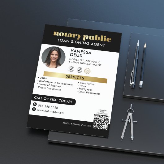 Sleek Black and Gold Notary QR Code Foto Flyer