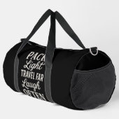 Sleek Black Bold Typografy Weekend Getaways Duffle Bag (Rechte Ecke)