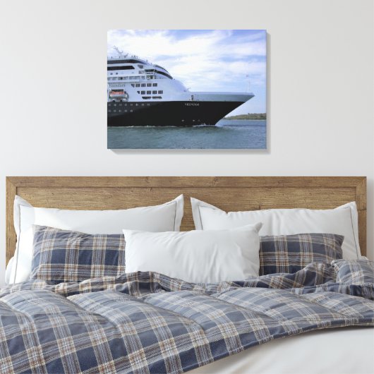 Sleek Cruise Ship Bow Leinwanddruck (Insitu (Schlafzimmer))
