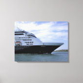 Sleek Cruise Ship Bow Leinwanddruck (Vorderseite)