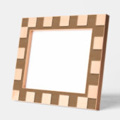 Sleek Geometric Checkerboard Motif Engraved Frame Geätzte Rahmen (Links)