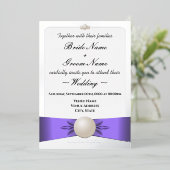 Sleek Lavender & Silver Pearl Ribbon Foto Wedding Folieneinladung (Stehend vorne)