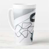 Sleek Modern Latte Tasse (Linke Ecke)